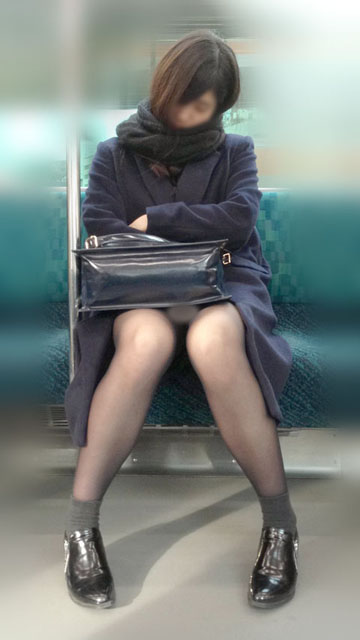 【セット販売】電車内のモデル風極上美女の無防備黒スト美脚