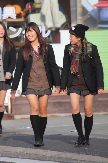 通学。女子校生のパンスト脚とにかく最高だ！ : 街のパンストギャラリー