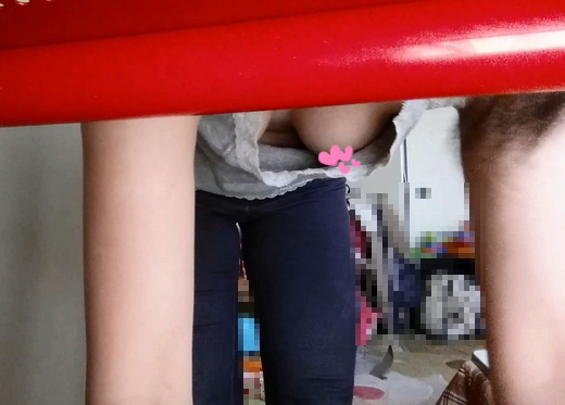 【母乳妻】ノーブラで胸チラ乳首...両胸プルプル搾乳...妻のパンツ⑫