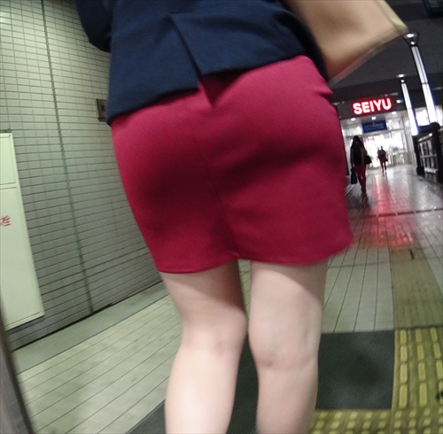 【HOT-MOVIE073】デパートで徘徊するピタピタミニタイトスカート