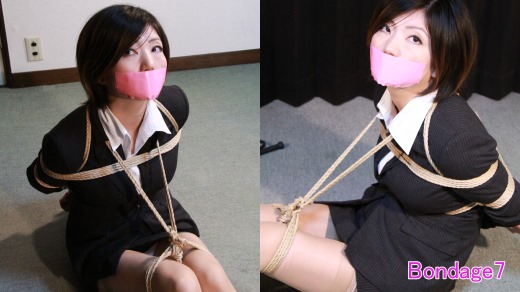 赤坂奈菜写真集 - 女教師の受難 - ピンク色のテープギャグ