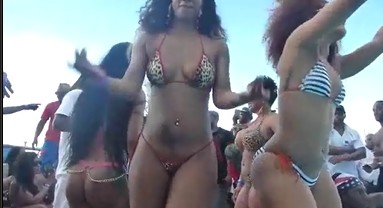 【個人撮影】ドミニカ共和国プールサイドダンスパーティー