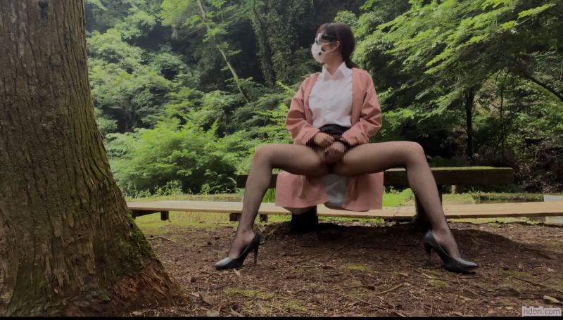OLさんの網タイツオナニー
