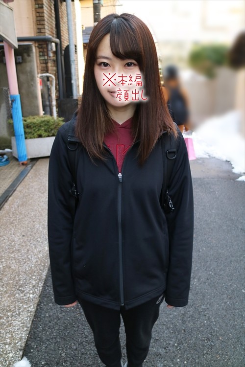 個人撮影】部活帰りのフェラバイト。テニス部しょうこ(仮)汗臭いままでおじさんチ○ポを楽しむ変態ちゃん。