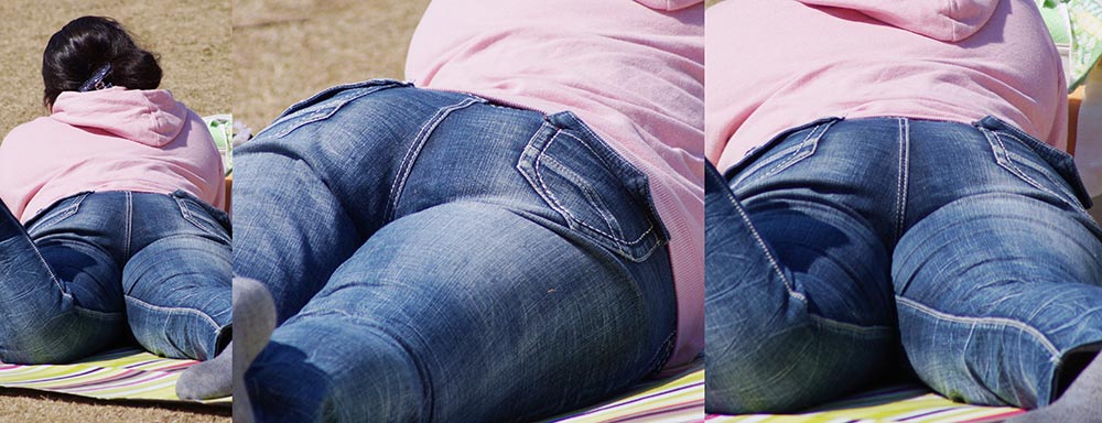 優しそうなムッチムチしたカラダの可愛い若ママさんはジーンズを股間に喰い込ませてヒップラインを丸出しに魅せ付けてくれる!!