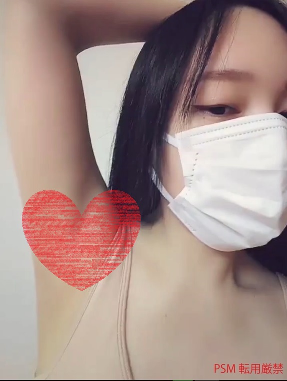 腋フェチ!!2日目の未剃りでワキ毛が生えてきてます!
