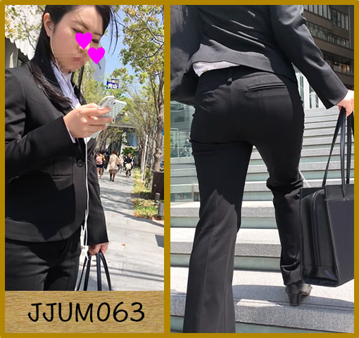 階段登る就活女子黒パンツスーツ