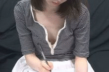 【隠撮File.031】化粧品モニターバイトOLの胸チラ＆乳首チラ映像をモニタリング