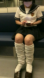 靴脱ぎ ルーズソックス (対面バージョン) 靴脱ぎ ルーズソックス (対面バージョン)