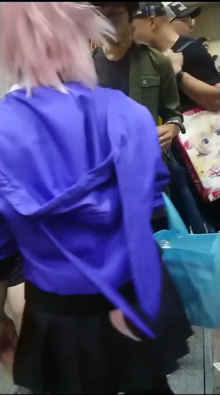 夏の蒸れ群れ某コスプレイベント会場1