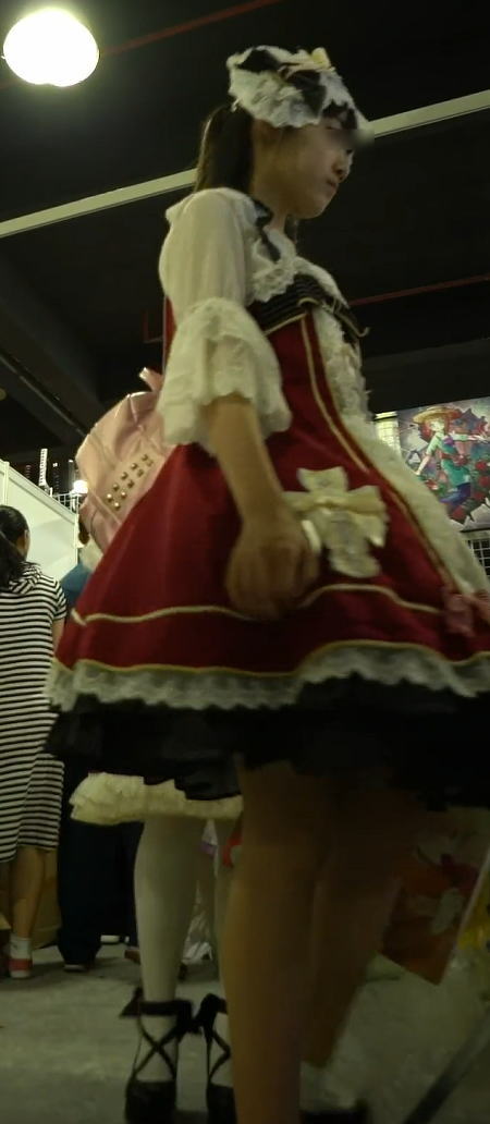 コミケ会場逆さ撮り パンツ見えまくり10