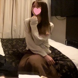 20歳モデル体型のモテる彼女は恋多き乙女&#9825;イケメンくんより先におじさんがいただいちゃいました【前編】