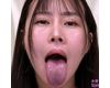 【舌フェチベロフェチ】夏目れみのエロ長い舌と口内をじっくり観察