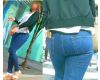 No.182 A tall, beautiful woman shows off her sexy, perky ass in
