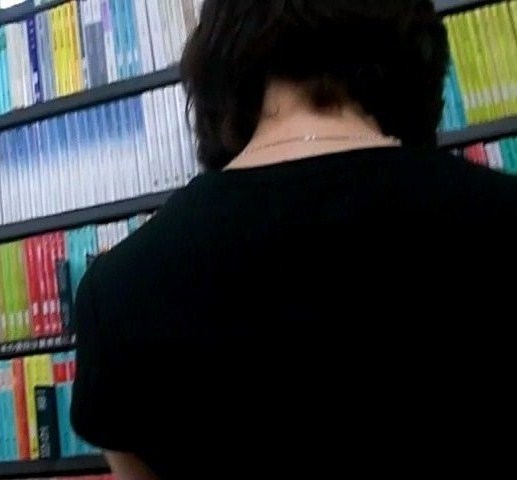 白のロングスカート立ち読み中のお姉さんを逆さ撮り【ロリ動画】06とjackセット販売 白のロングスカート立ち読み中のお姉さんを逆さ撮り【ロリ動画】06とjackセット販売