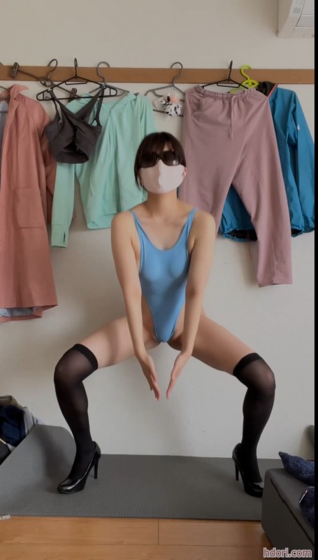 Gcolle 水着と全裸のガニ股挑発ダンス j1543.mp4 983280