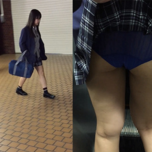 【盗撮】駅にいた制服女子のスカートめくりパンチラ！