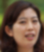 熟女痴漢：４０代息子さん連れ優しくおっとり視線で息子探し手払い腰嫌がり避け振り抵抗