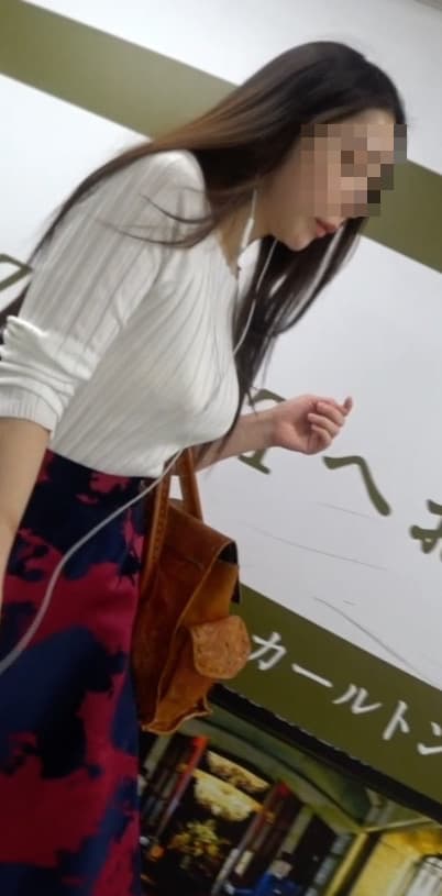 爆乳トロトロ乳な美人すぎるモデルお姉様のくびれ乳！