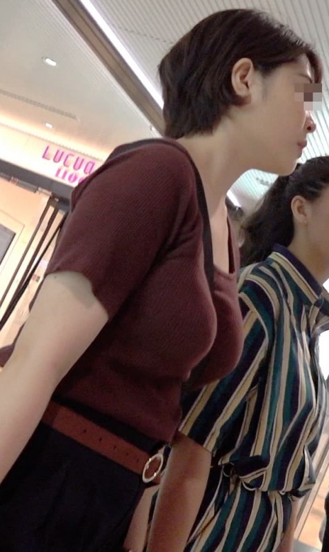 Gcolle 爆乳パイスラッシュ！！挟み込みボインな美女お姉様！ gensen222.mp4 983548