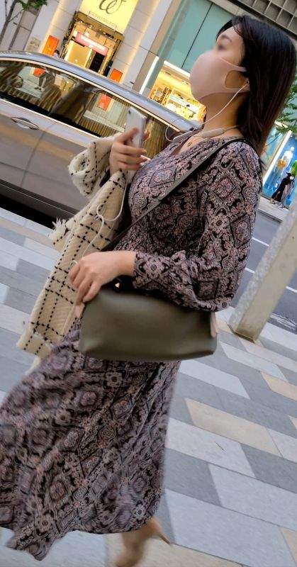 Gcolle 爆乳溢れ揺れボインすぎる美人お姉様のグラマラスワンピのエロさ！ 990256