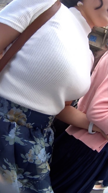 Gcolle バレ！爆乳美女のニット乳の豊満感！ 981286