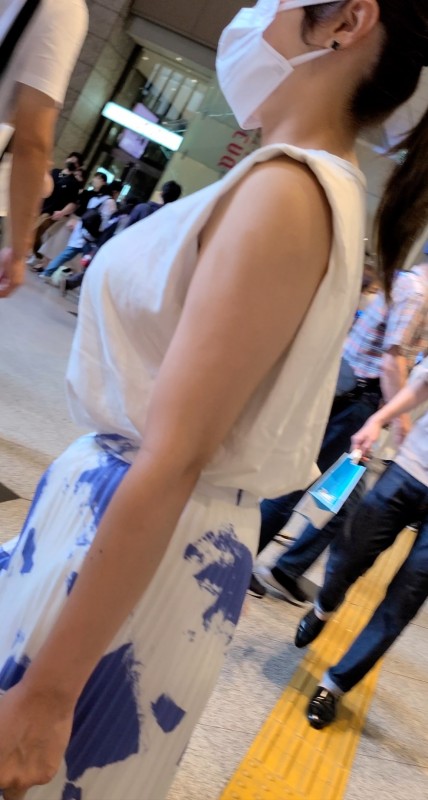 Gcolle 横乳の破壊力！爆乳美女モデルのパイ揺れ！ gensen312.mp4 992971