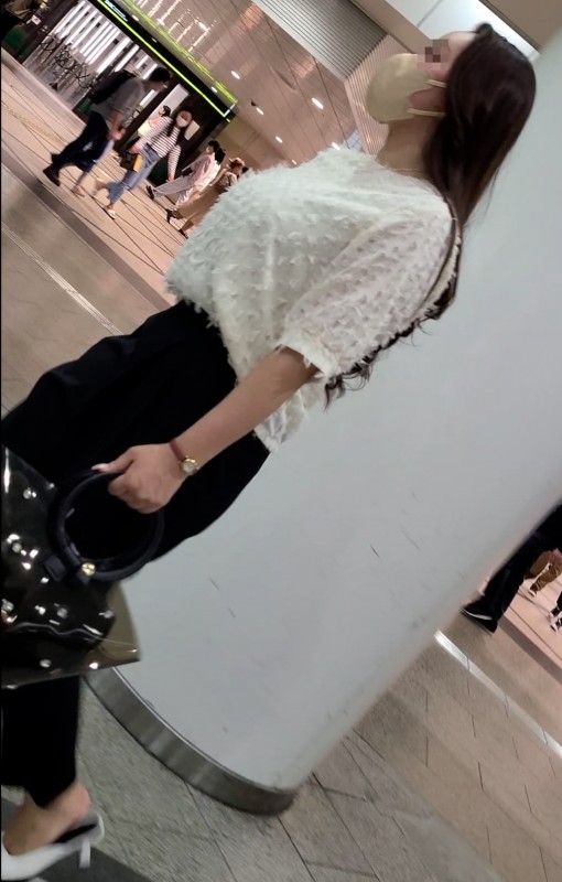 Gcolle 超爆乳ナンパなHカップギャルお姉様との遭遇！ 990259
