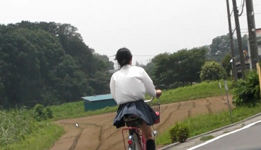 自転車パンチラ訳してチャリチラ！番外編5 gallery photo 1