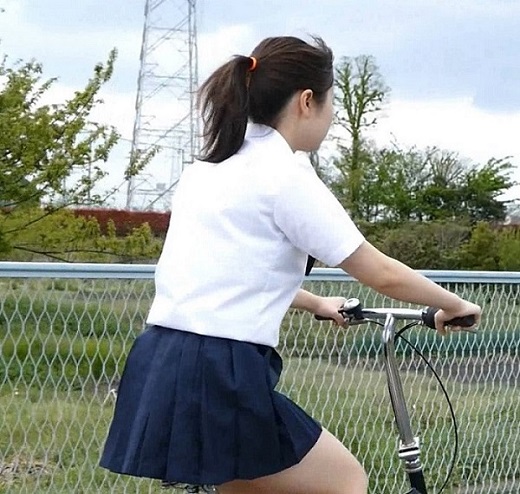 自転車パンチラ訳してチャリチラ！高画質編　?37 gallery photo 1