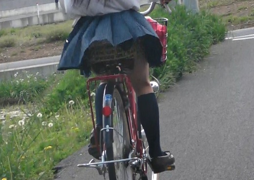 自転車パンチラ訳してチャリチラ！番外編9 gallery photo 3