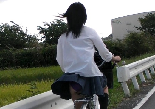 自転車パンチラ訳してチャリチラ！番外編19 gallery photo 2