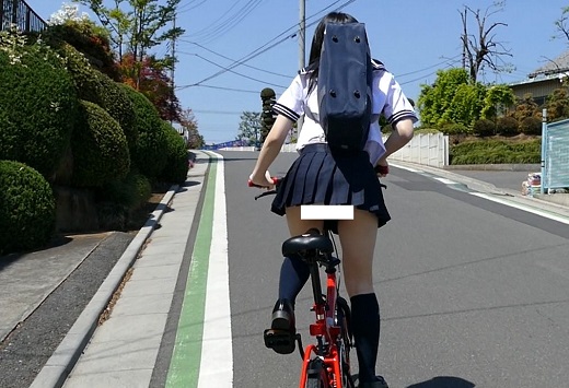 自転車パンチラ訳してチャリチラ！高画質編　?5 gallery photo 1