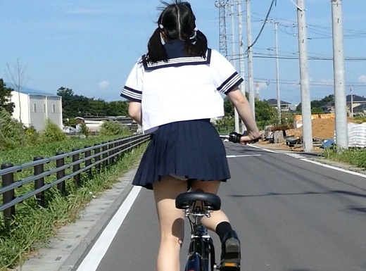 自転車パンチラ訳してチャリチラ！爆風編！！?16 gallery photo 1