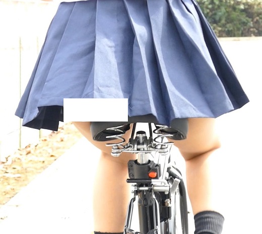 自転車パンチラ訳してチャリチラ！高画質編　?14 gallery photo 2