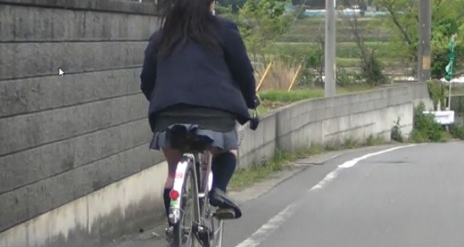 自転車パンチラ訳してチャリチラ！番外編10 gallery photo 1