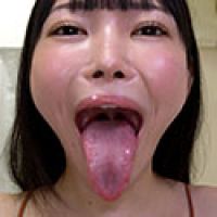 【舌フェチベロフェチ】道久てんのエロ長い舌と口内をじっくり観察