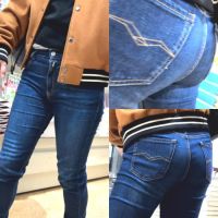 黄色いステッチがかっこ良すぎる本格濃紺デニムを履きこなす都会美女【街中風景143】 