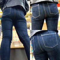かっこ良すぎるレザージャケットぁ��しい濃紺スキニー美女【街中風景147】 