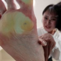 【巨大娘】出来の悪い生●を縮小してお仕置きする女教師　素足編【夏目れみ】 