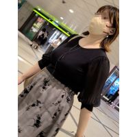 爆揺れる巨乳OLの豊満ボインの揺れ！ 