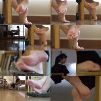 Candid feet of Japanese beauty