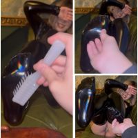 パンチラ有り!22.5cmエナメル激弱足裏くすぐり!5分11秒