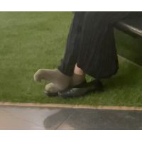 【動画】広場で靴脱ぎ 