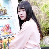 笑顔が可愛らしいスレンダー美人の若奥さまに童貞デカチン洗ってくださいとお願いしたら…恥じらいつつも目前の巨根に発情し両手コキで完 