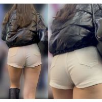 ハミ尻がセクシーな白ショートパンツ美女 