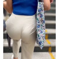 《Tバックがなせる技!高レベルの美尻を強調させる美人OL》