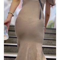 《上下の下着が透け過ぎ！肉付き良いグラマーBODYが堪らないセレブお姉さん》 