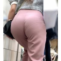 《神秘のパンツ!究極美尻!!極透けPラインのセレブ美女》