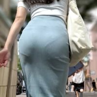 《Vバック!こんなOLを待っていた!!最高の「美尻」に最高の「透け感」のタイトスカート》